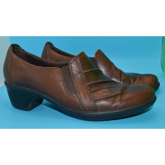 Clark's Slip On Dress Shoes / Sz 6.5 / Brown / Comfort / Leather - Picture 2 of 9
